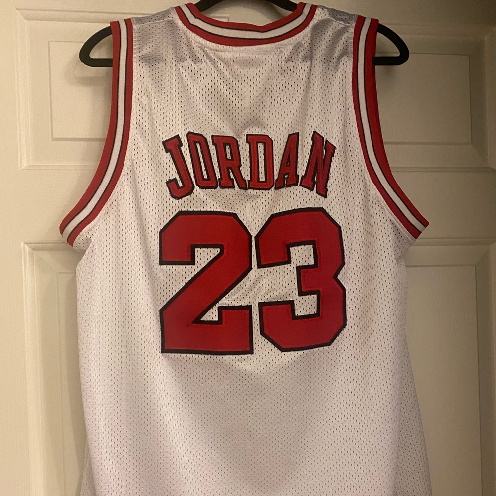 Jordan 23 Bulls jersey